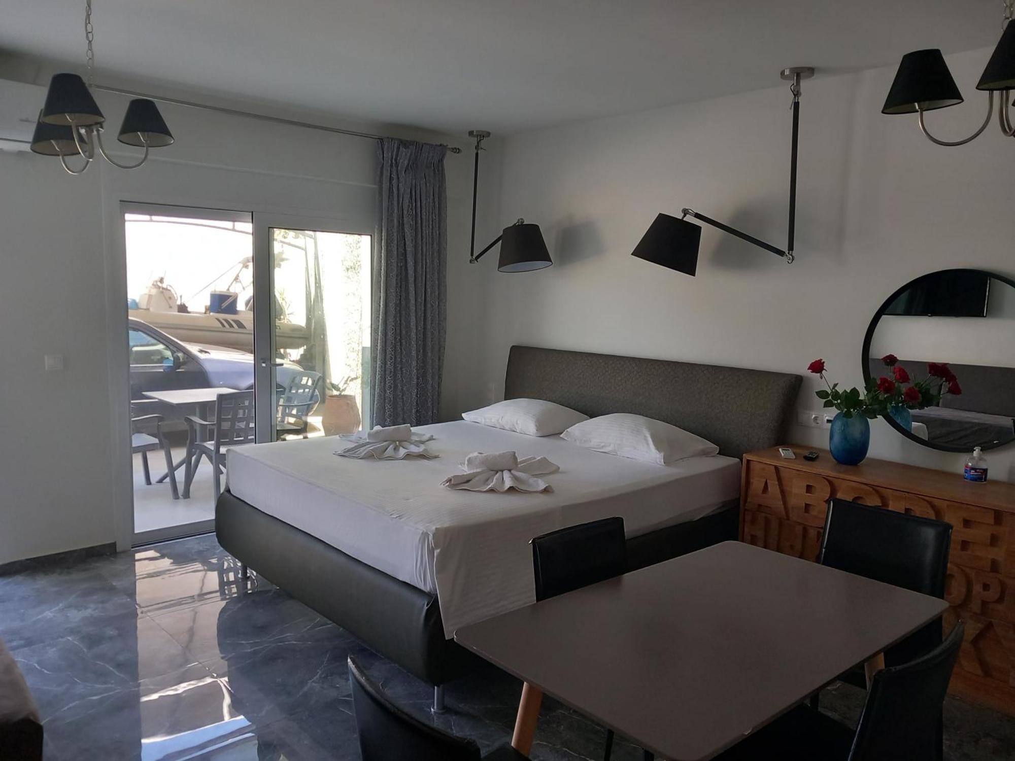 Giannis Apartment Galatas  Bagian luar foto